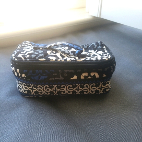 Vera Bradley Handbags - NWOT VERA COSMETIC IN CANTERBURY COBALT